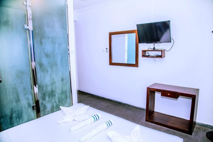 Room 7 of 30