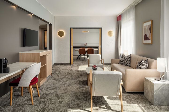 Room 52 of 121