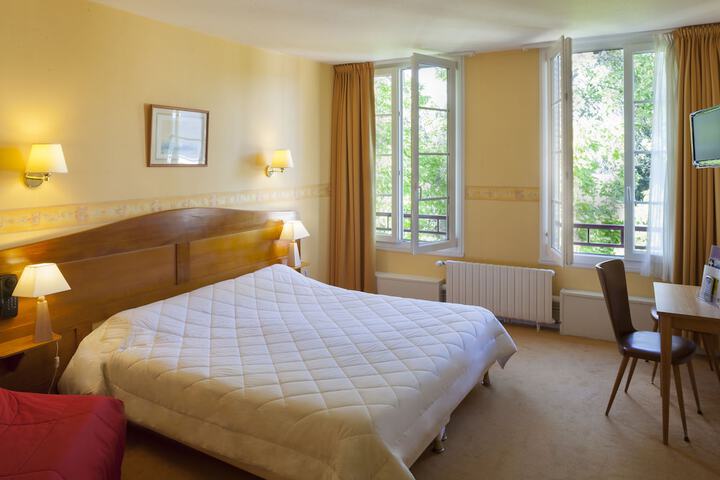 Room 2 of 22
