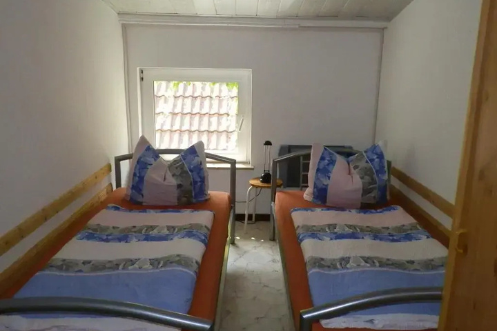 Room 9 of 13