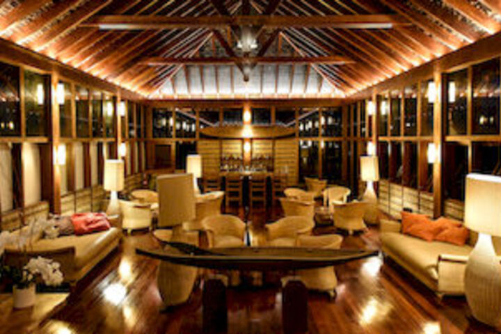 Lounge 19 of 29