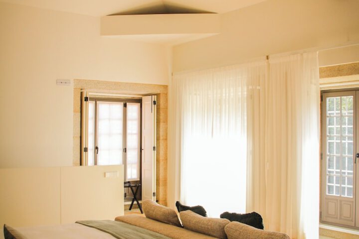 Room 34 of 132