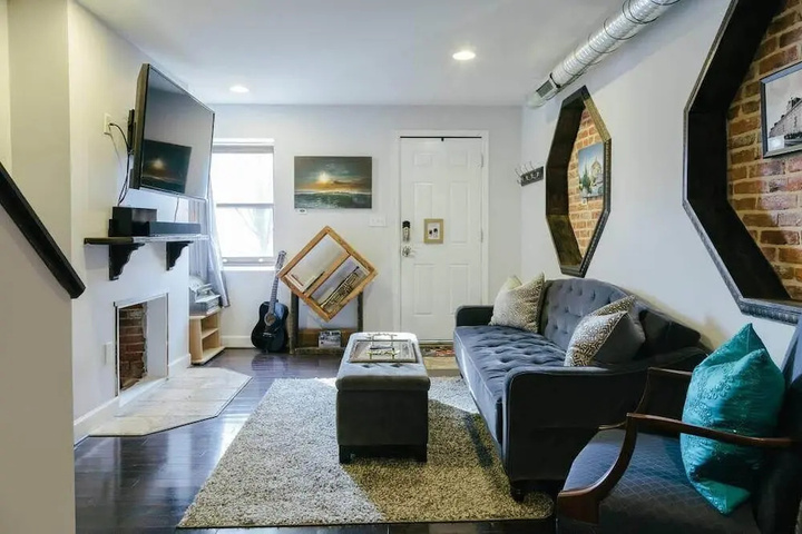 Room 2 of 18