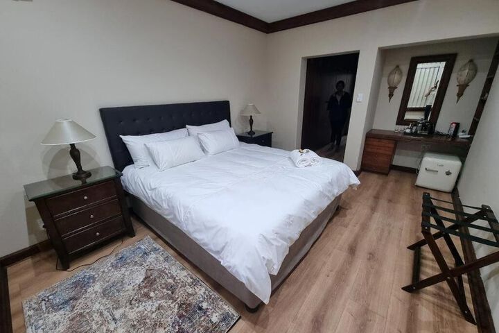 Room 5 of 52