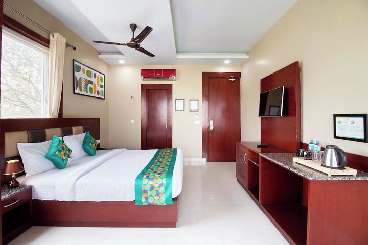 Room 9 of 39