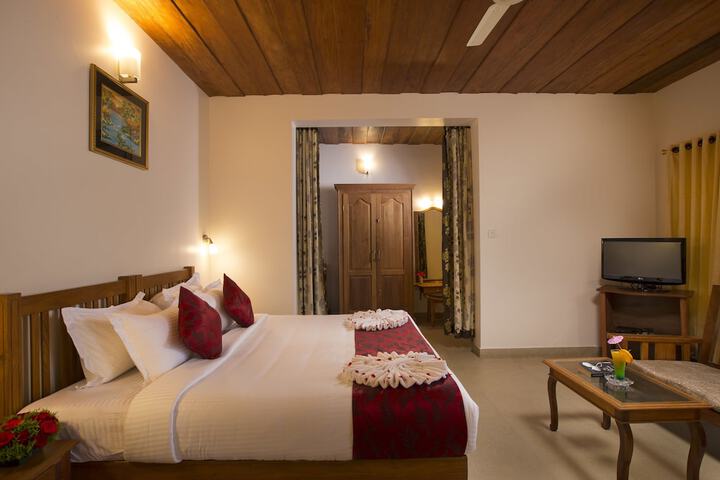 Room 4 of 40