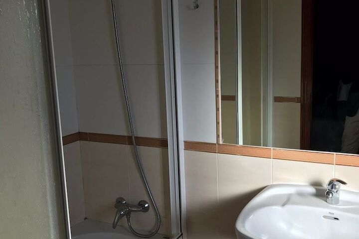 Room 9 of 21