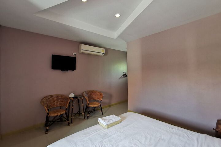 Room 9 of 24