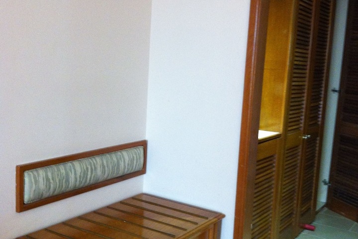 Room 18 of 35