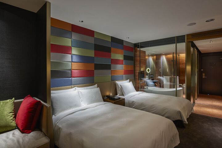 Room 18 of 49