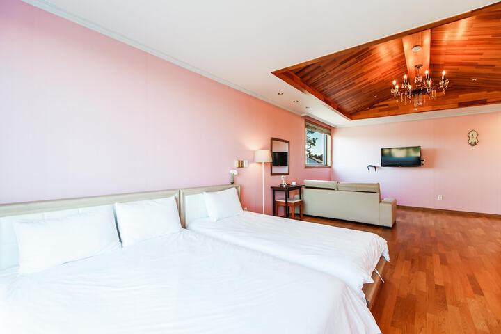 Room 7 of 59