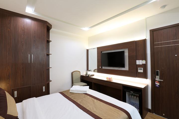 Room 25 of 64