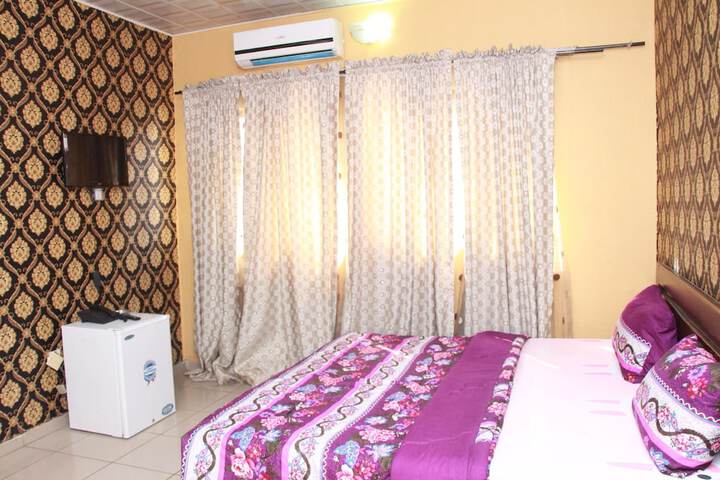 Room 2 of 11