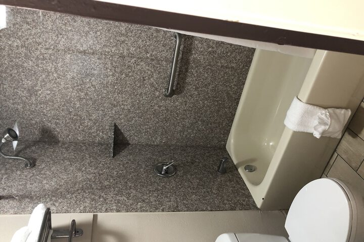 Room 28 of 52