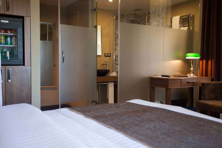 Room 5 of 41