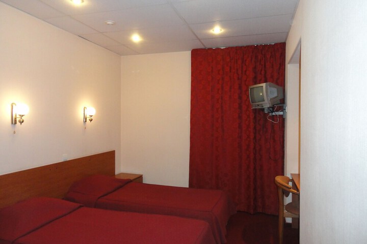 Room 10 of 64