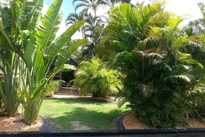 Hotel Exterior 28 of 35