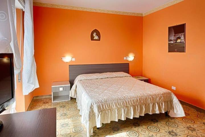 Room 5 of 31