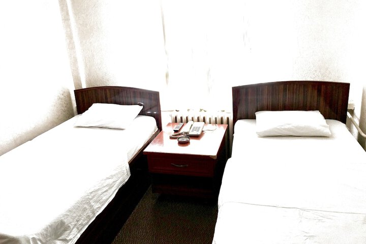 Room 13 of 27