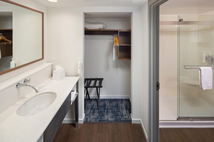 Bathroom shower