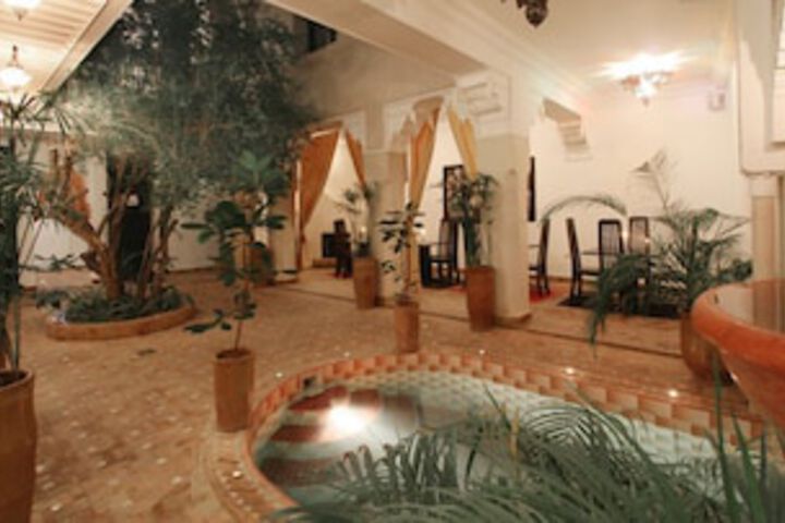 Pool 175 of 435