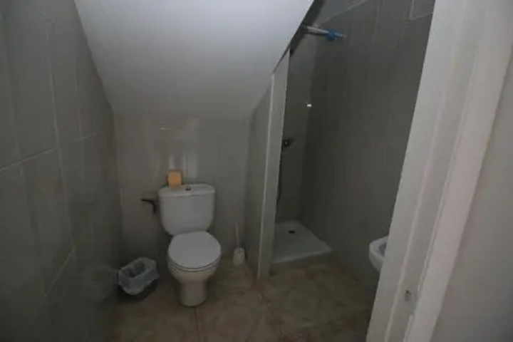 Room 9 of 24