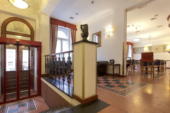 Guest Lobby