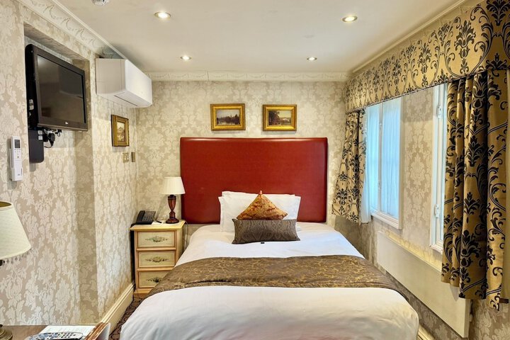 Room 47 of 97