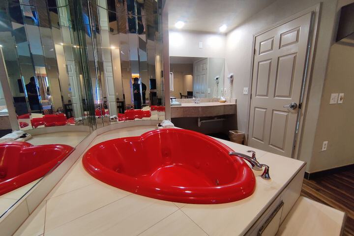 Hot Tub 45 of 66