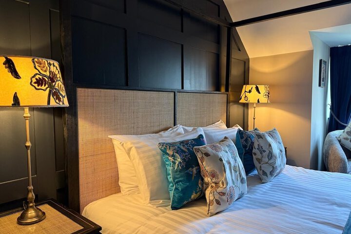 Room 15 of 32