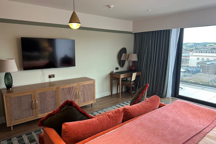 Room 16 of 116