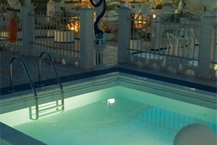 Pool 35 of 82
