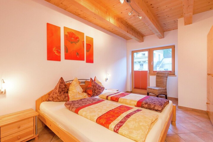 Room 3 of 35