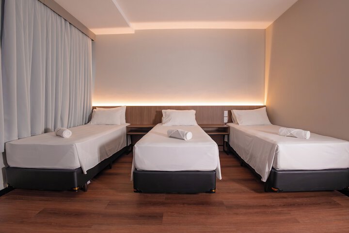 Room 13 of 22