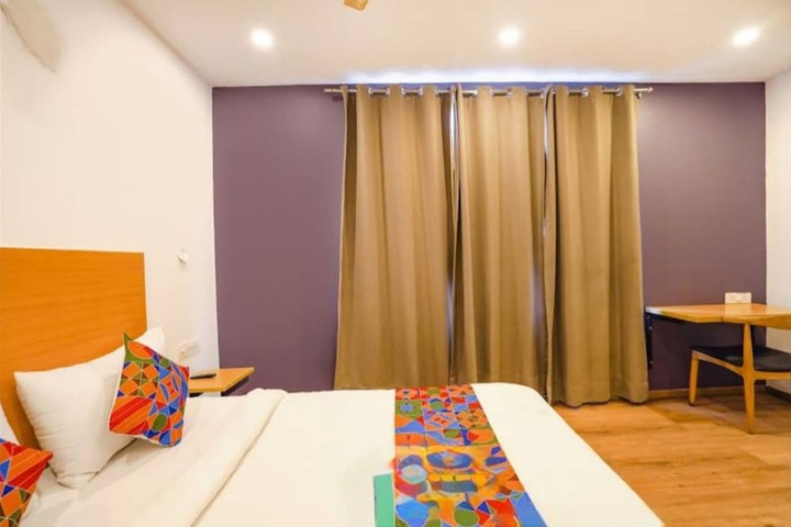 Room 8 of 16