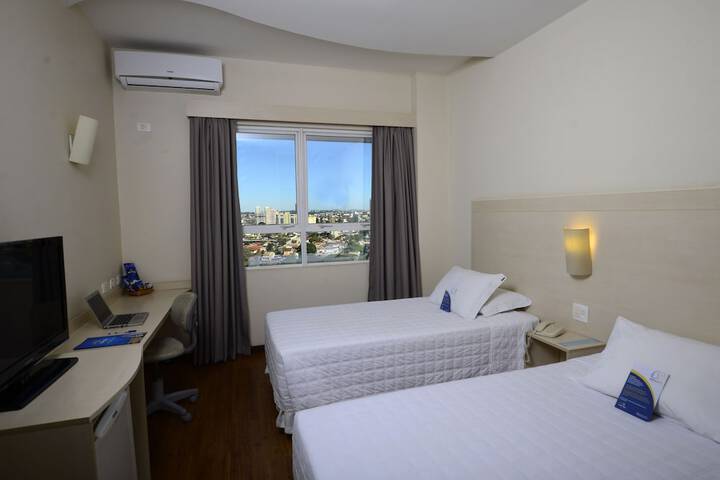 Room 5 of 38