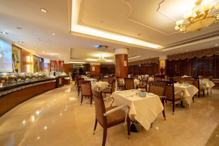 Dining 121 of 163