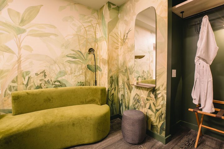 Room 11 of 63