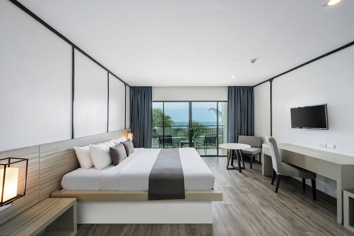 Room 34 of 130
