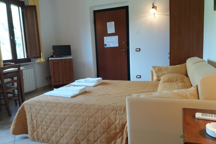Room 11 of 84