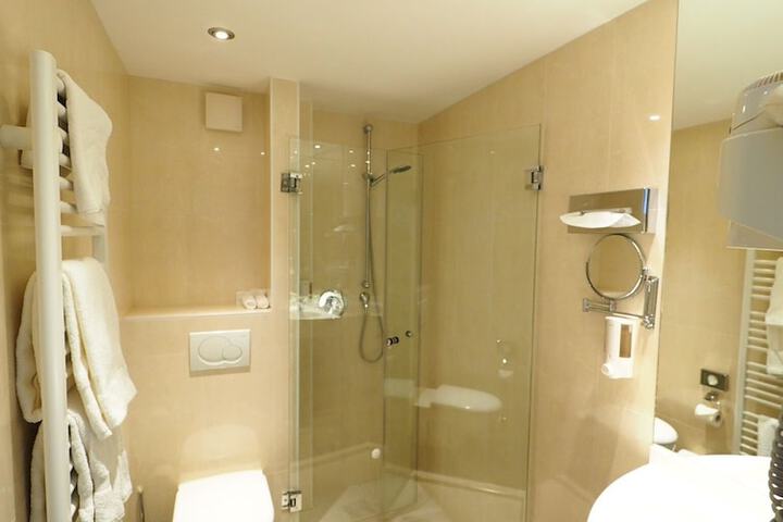Room 20 of 31