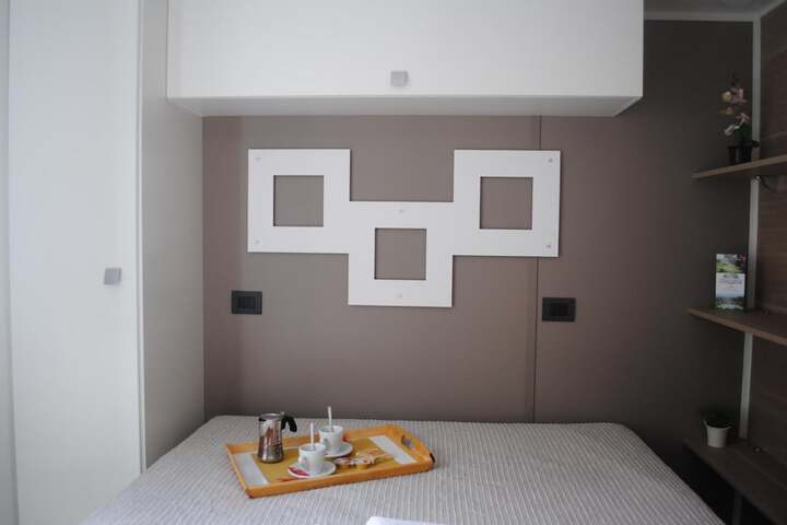 Room 9 of 63