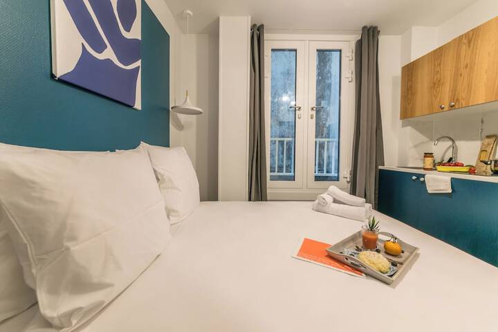 Room 46 of 185