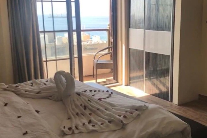 Room 15 of 36