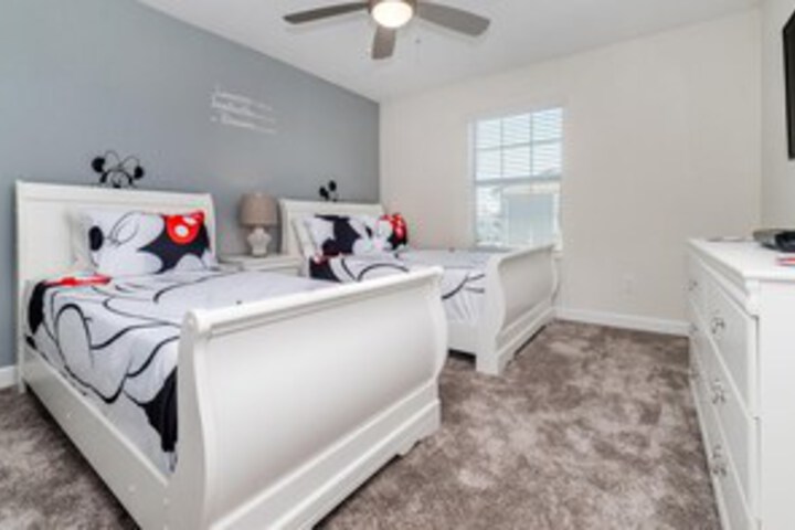 Room 21 of 27