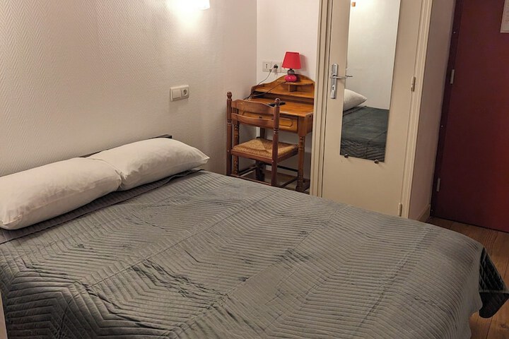 Room 11 of 48