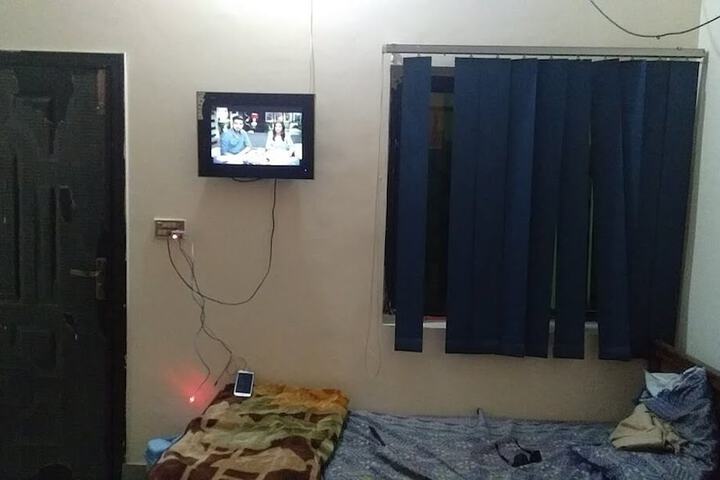 Room 5 of 13