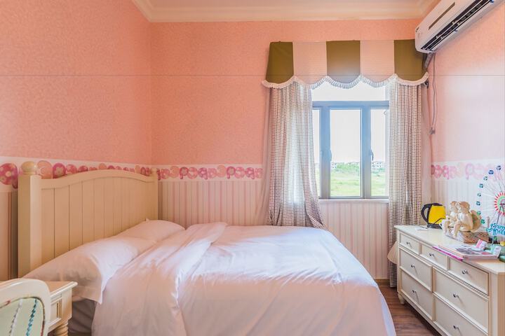 Room 16 of 19