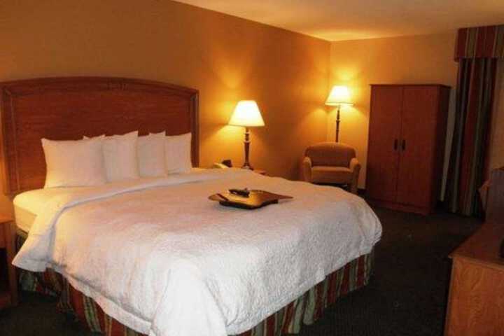 1 King Bed (1 of 7)