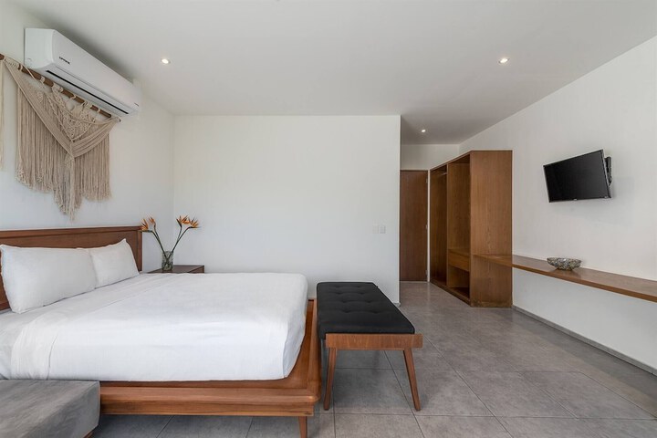 Room 4 of 22